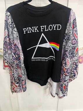 Pink Floyd Black Graphic Tee with Rainbow Accent and Paisley Sleeves